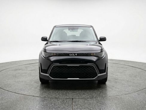Used 2025 Kia Soul LX w/ LX Technology Package image 2