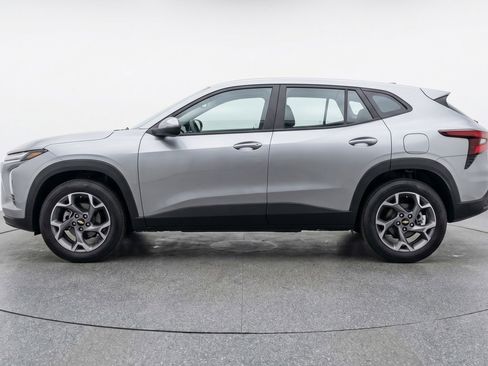 Used 2025 Chevrolet Trax LT image 5