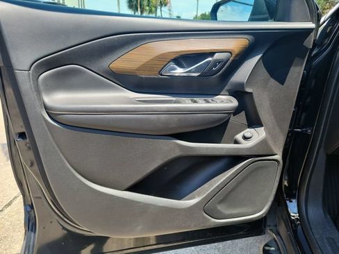 Used 2018 GMC Terrain SLE w/ Driver Convenience Package FWD image 8