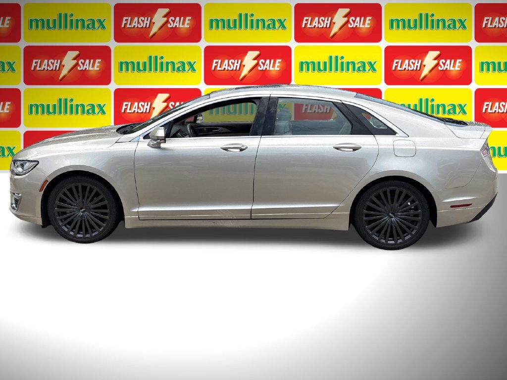 Used 2017 Lincoln MKZ Reserve FWD image 11