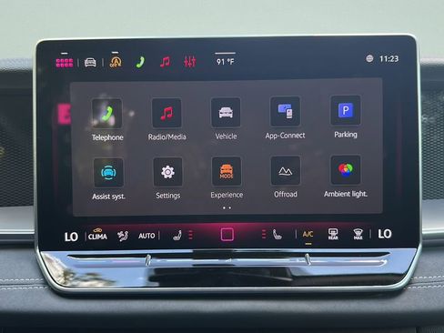 New 2026 Volkswagen Tiguan SE image 20