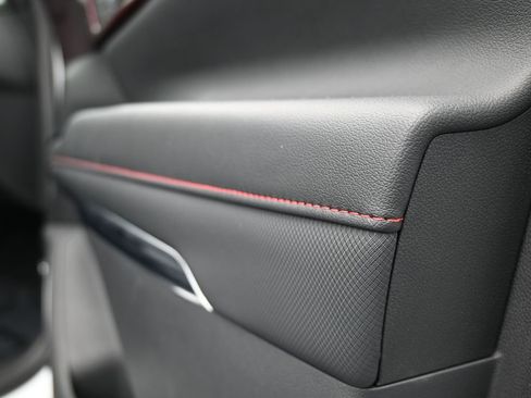 Used 2024 Chevrolet Traverse Z71 w/ Enhanced Driving Package image 59