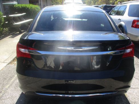 Used 2013 Chrysler 200 LX image 4