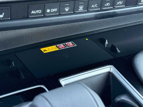 Used 2025 Toyota Sienna XLE Woodland Edition AWD/4WD image 27