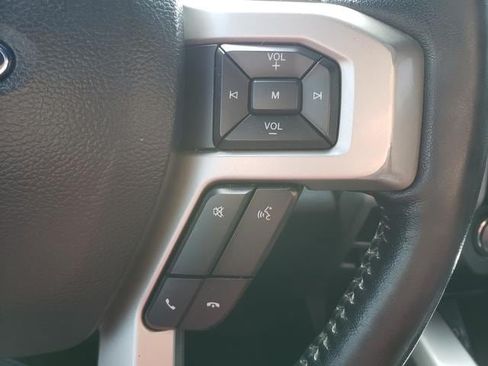 Used 2019 Ford F150 Lariat w/ Equipment Group 502A Luxury AWD/4WD image 23
