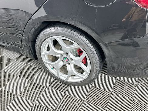 Used 2020 Alfa Romeo Giulia Ti w/ Active Blind Spot Package image 38