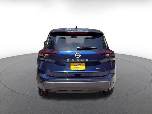 Used 2025 Nissan Rogue SV AWD/4WD image 12