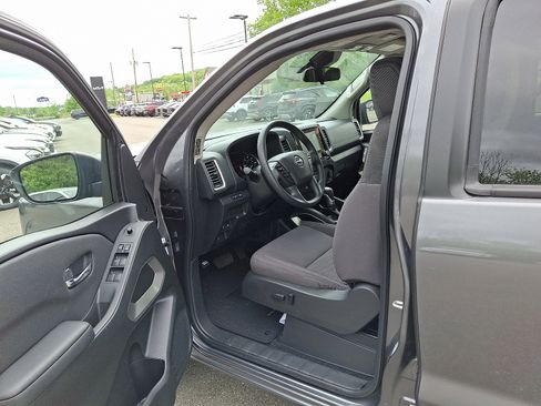 Used 2023 Nissan Frontier SV w/ Tow Package image 13