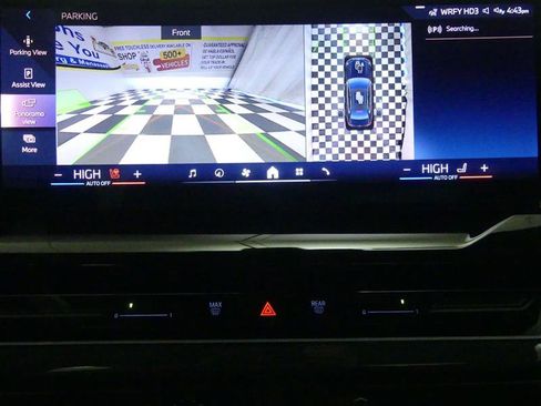 Used 2025 BMW 530i xDrive w/ Premium Package image 12