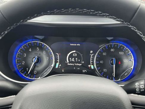 New 2026 Chrysler Pacifica Limited image 27