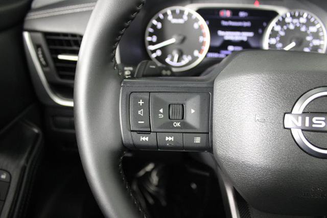 Certified 2026 Nissan Rogue SV FWD image 25