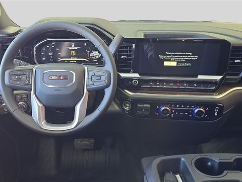 New 2026 GMC Sierra 1500 SLE image 9