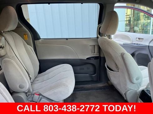 Used 2014 Toyota Sienna LE FWD image 12