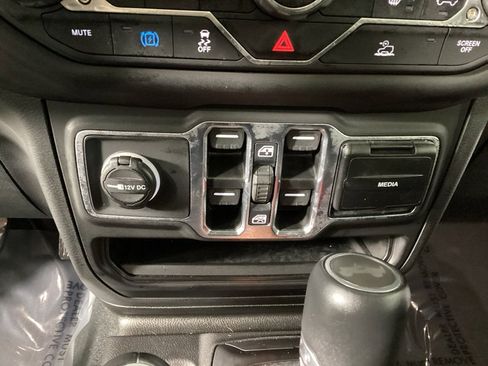 Used 2022 Jeep Wrangler Unlimited Sahara w/ Cold Weather Group image 25