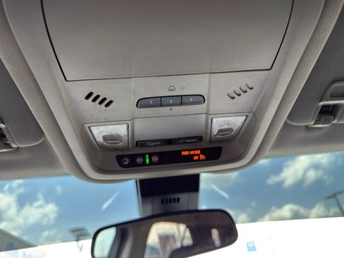 Used 2020 Chevrolet Equinox LT FWD image 22