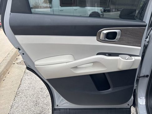 Used 2022 Kia Sorento S w/ Panoramic Sunroof Package AWD/4WD image 39