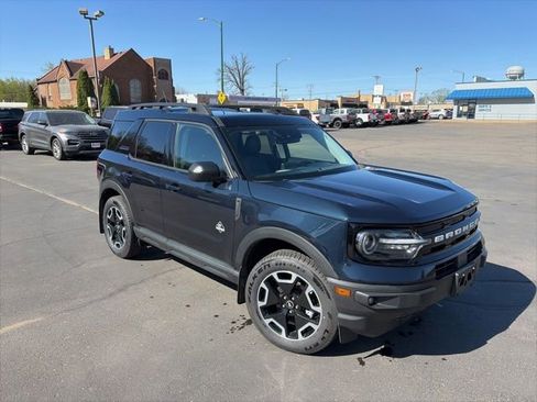 Used 2022 Ford Bronco Sport Outer Banks w/ Tech Package AWD/4WD image 3