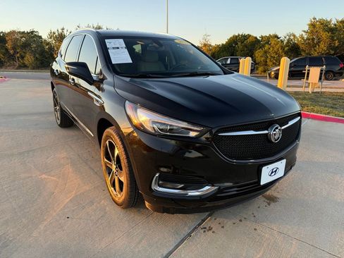 Used 2021 Buick Enclave Essence w/ Sport Touring Edition image 3