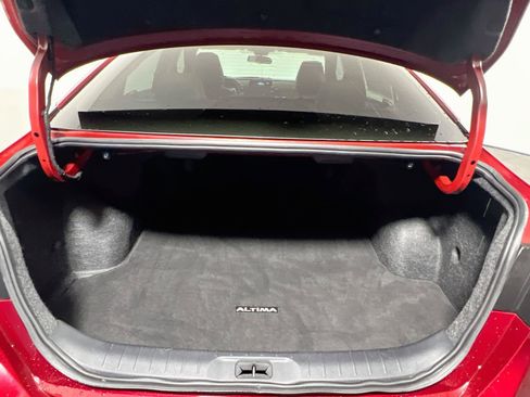 Used 2024 Nissan Altima 2.5 SR FWD image 33