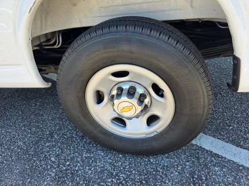 Certified 2025 Chevrolet Express 3500 LT w/ LT Preferred Equipment Group RWD image 27