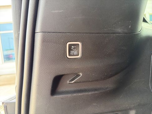 Used 2025 Jeep Wagoneer L Series II w/ 8-pass Seating Package AWD/4WD image 10