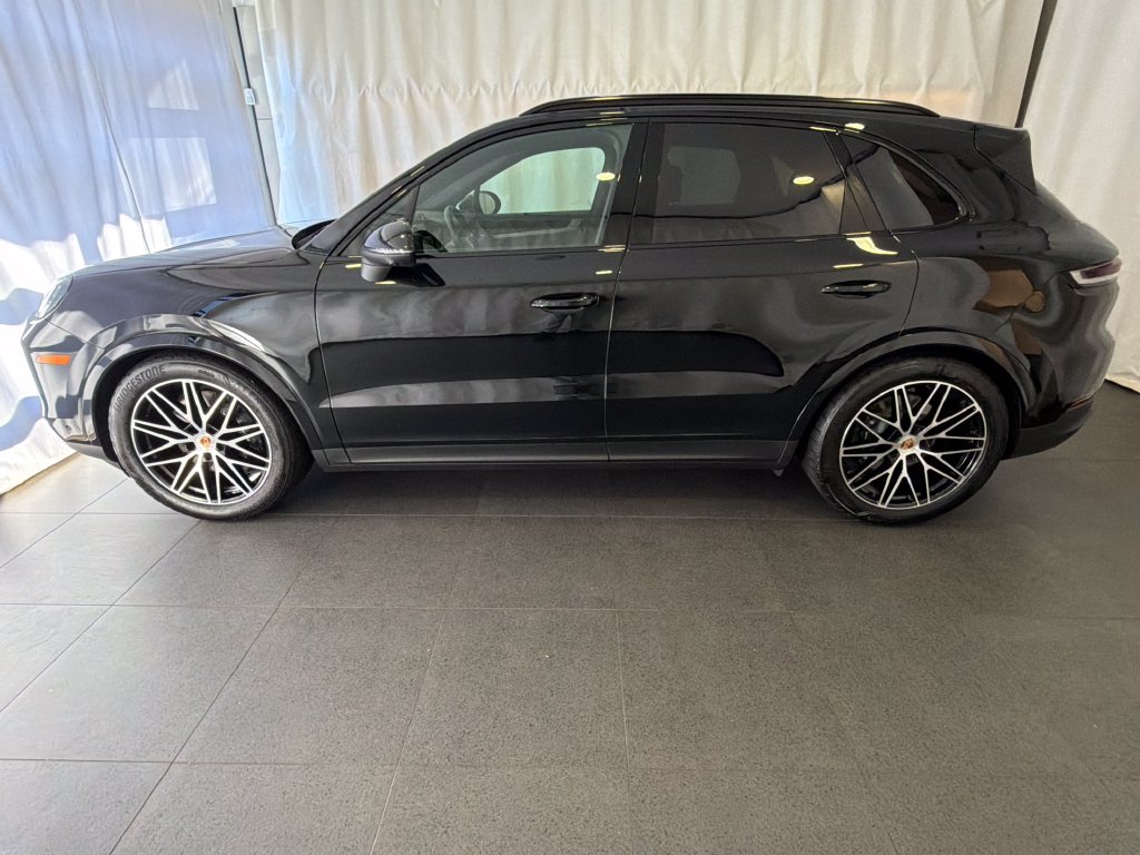 Certified 2026 Porsche Cayenne AWD/4WD image 2