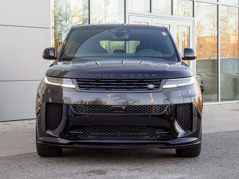 Used 2024 Land Rover Range Rover Sport image 2