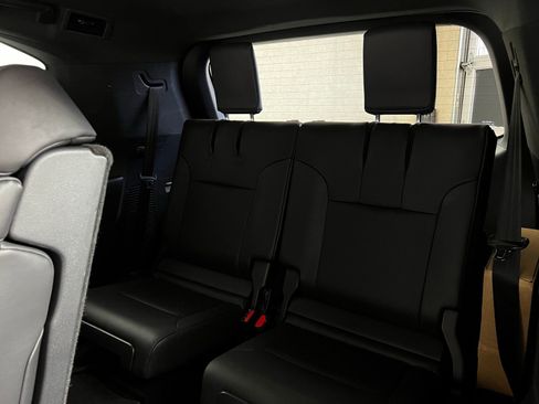 Used 2024 Lexus LX 600 4WD w/ Luxury Package image 26