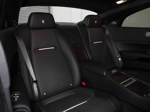 Used 2017 Rolls-Royce Wraith RWD image 35