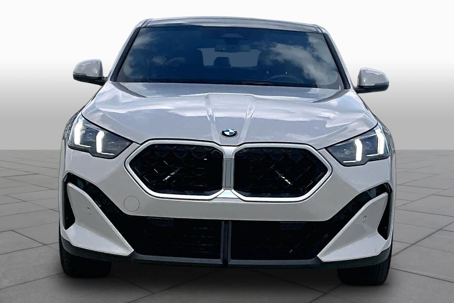 Used 2026 BMW X2 xDrive28i AWD/4WD image 3