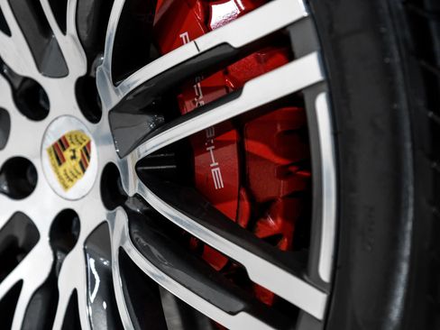 Used 2017 Porsche Macan Turbo image 62