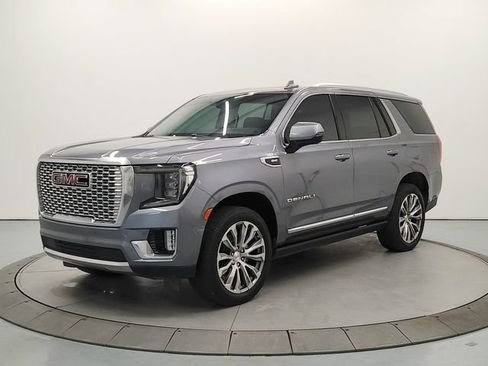 Used 2021 GMC Yukon Denali w/ Denali Premium Package AWD/4WD image 3