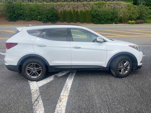 Used 2018 Hyundai Santa Fe Sport w/ 2.4L Tech Package 04 AWD/4WD image 4