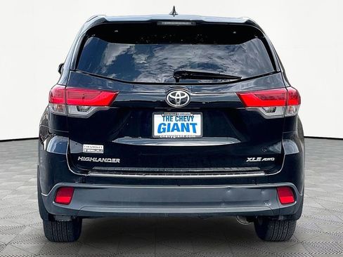 Used 2019 Toyota Highlander XLE AWD/4WD image 6