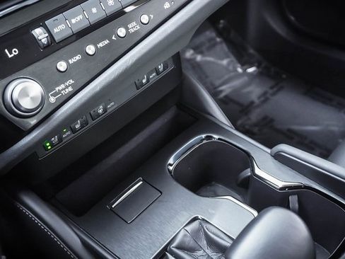 Used 2025 Lexus ES 300h w/ Premium Package image 17