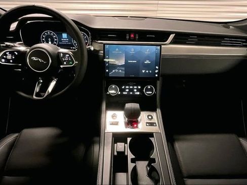 New 2026 Jaguar F-PACE R-Dynamic S image 6