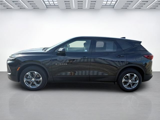 Used 2025 Chevrolet Blazer LT AWD/4WD image 8