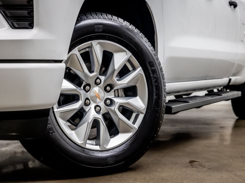Used 2026 Chevrolet Silverado 1500 Custom RWD image 21