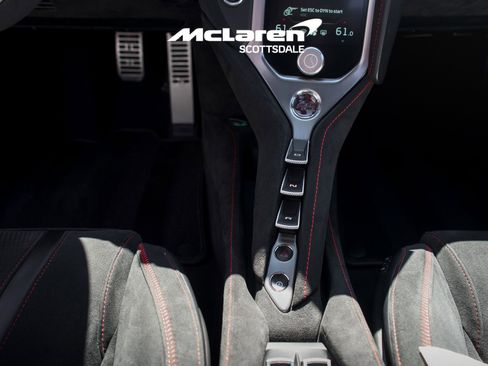 Used 2024 McLaren 750S Spider image 28