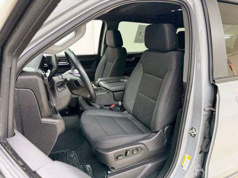 Used 2024 Chevrolet Silverado 1500 LT AWD/4WD image 18