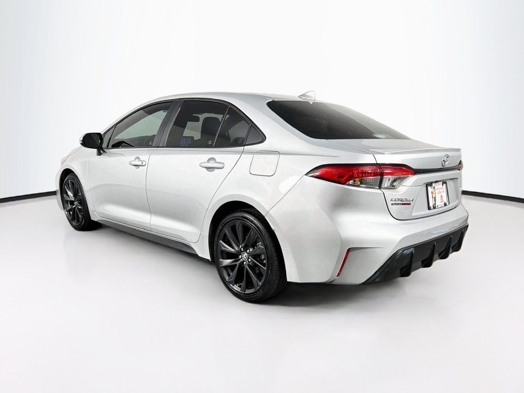 Used 2023 Toyota Corolla SE FWD image 7