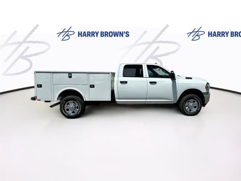 New 2024 RAM 2500 Tradesman w/ Chrome Appearance Group AWD/4WD image 29