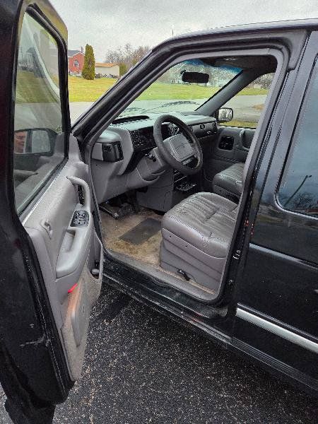 Used 1993 Plymouth Grand Voyager LE FWD image 8