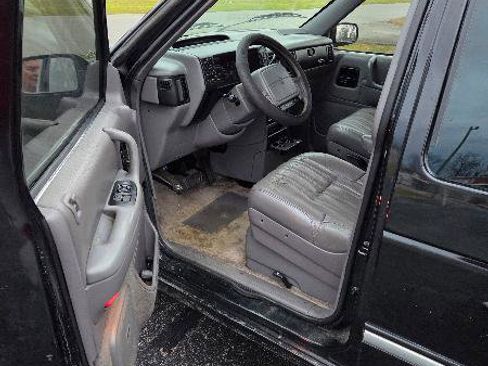 Used 1993 Plymouth Grand Voyager LE image 8