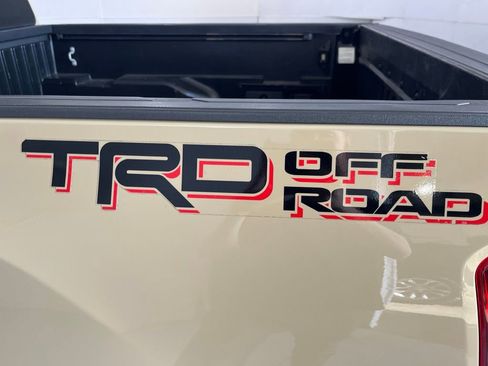 Used 2017 Toyota Tacoma TRD Off-Road w/ Tow Package RWD image 43
