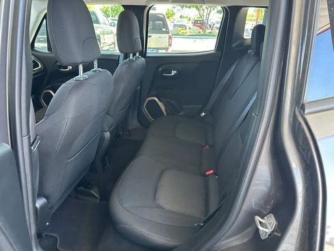 Used 2017 Jeep Renegade Latitude AWD/4WD image 12