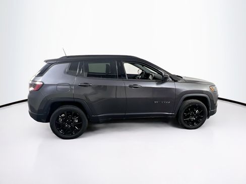 Used 2022 Jeep Compass Latitude w/ Convenience Group AWD/4WD image 4
