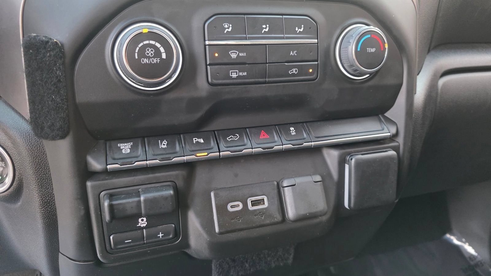 Used 2024 Chevrolet Silverado 2500 Custom w/ Custom Value Package AWD/4WD image 21
