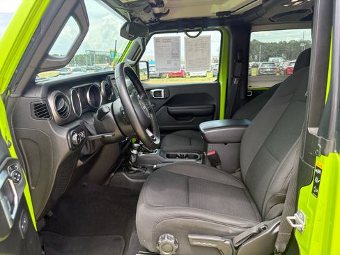 Used 2021 Jeep Wrangler Sport AWD/4WD image 10