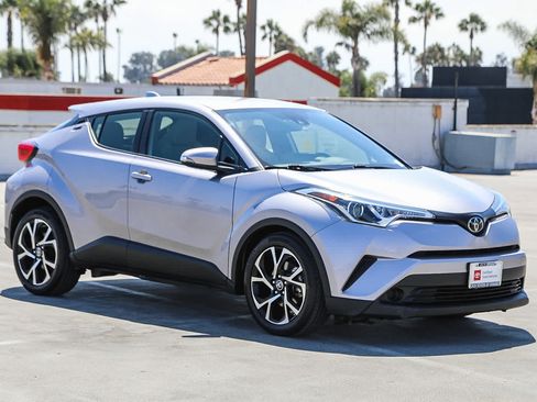 Certified 2019 Toyota C-HR XLE FWD image 4